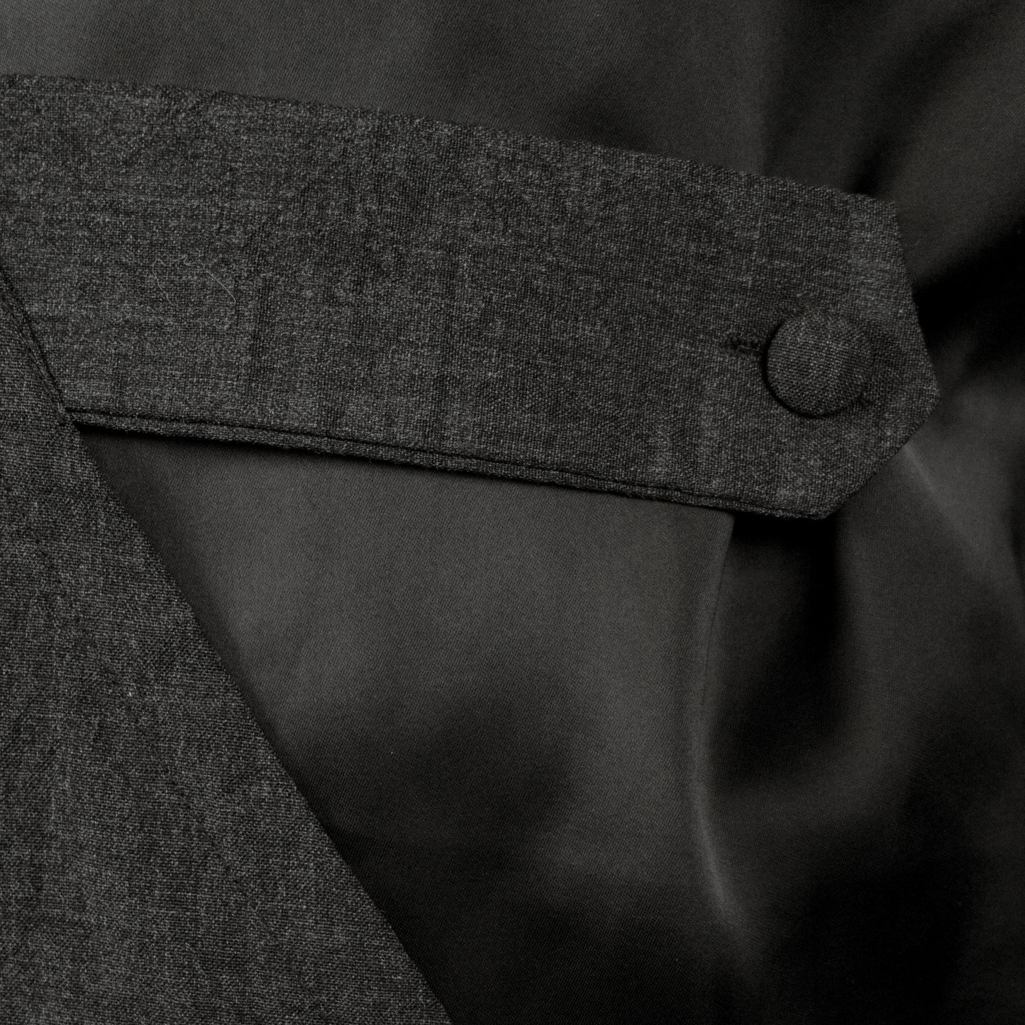 Crumbling Charbon Top